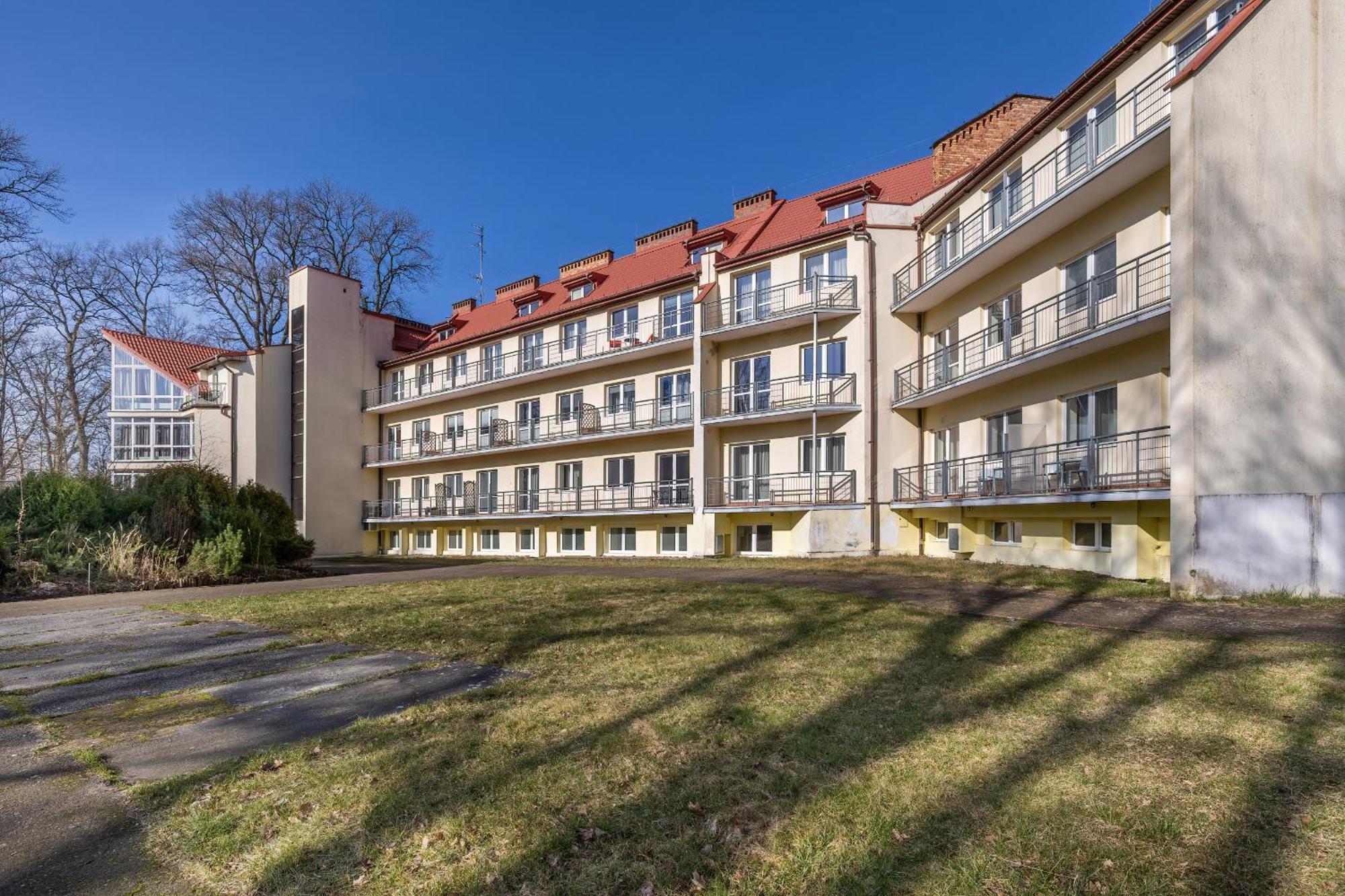 Tarsis In By Rent Like