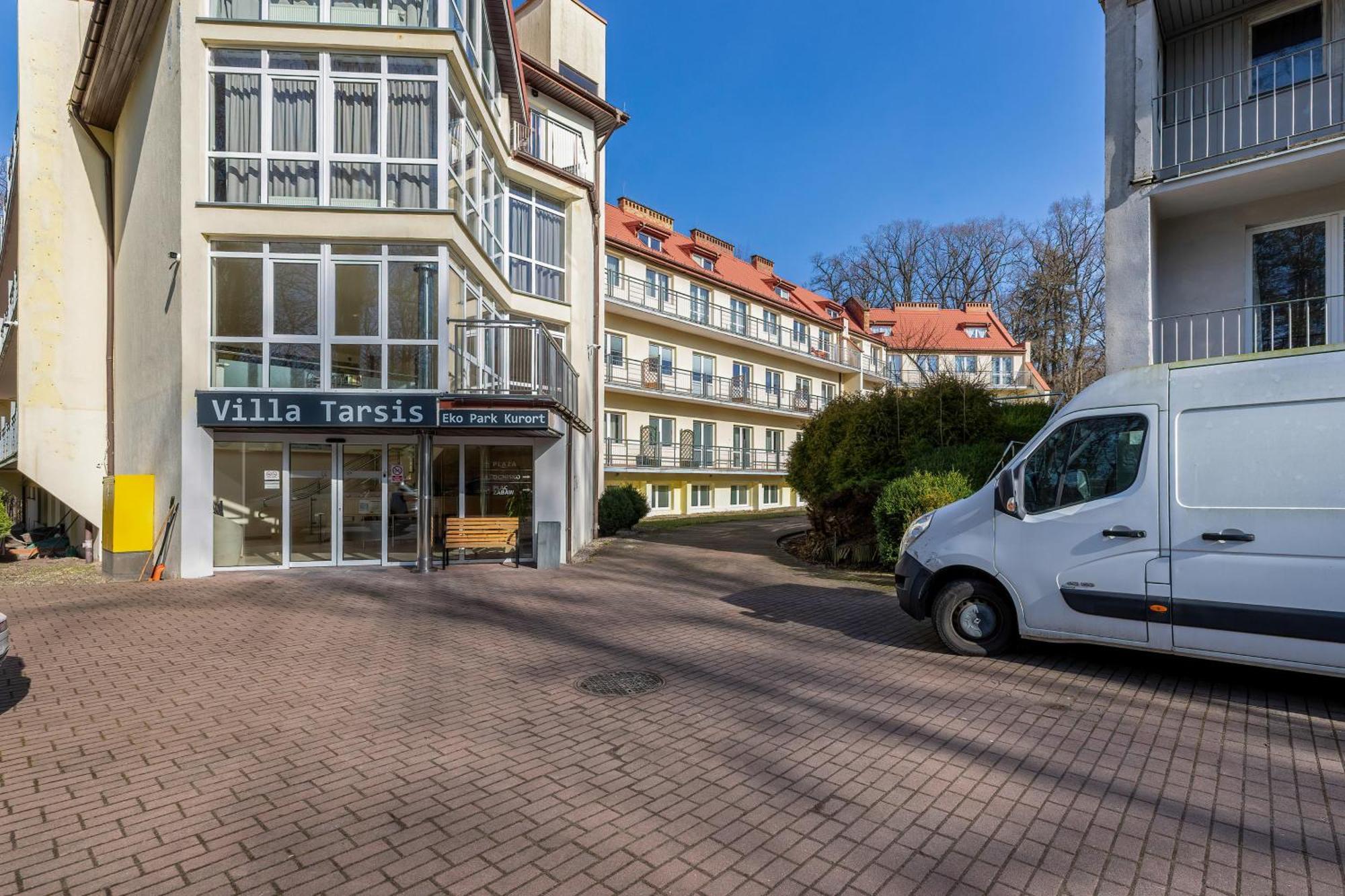 Tarsis In By Rent Like *