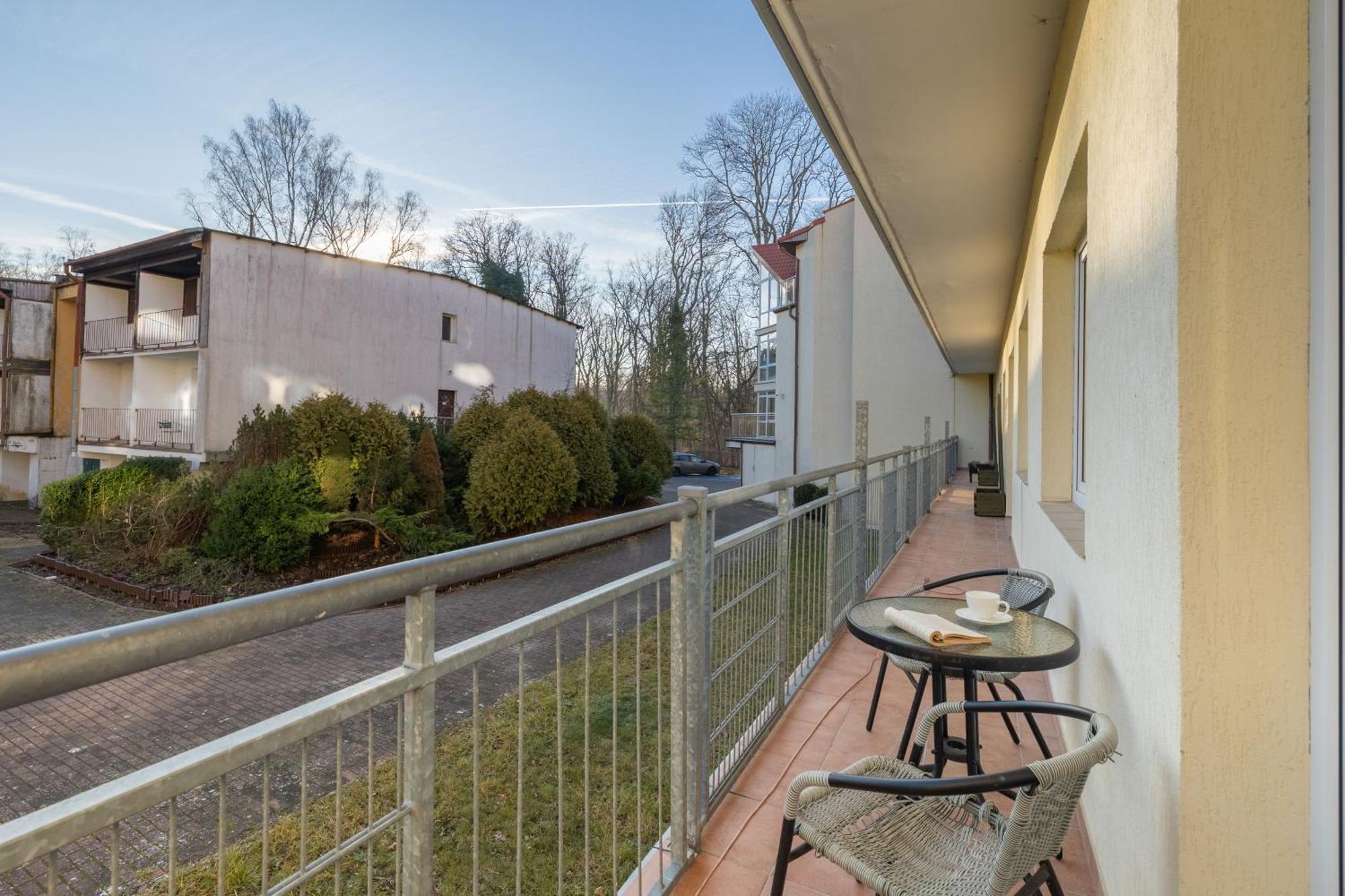 Tarsis In By Rent Like