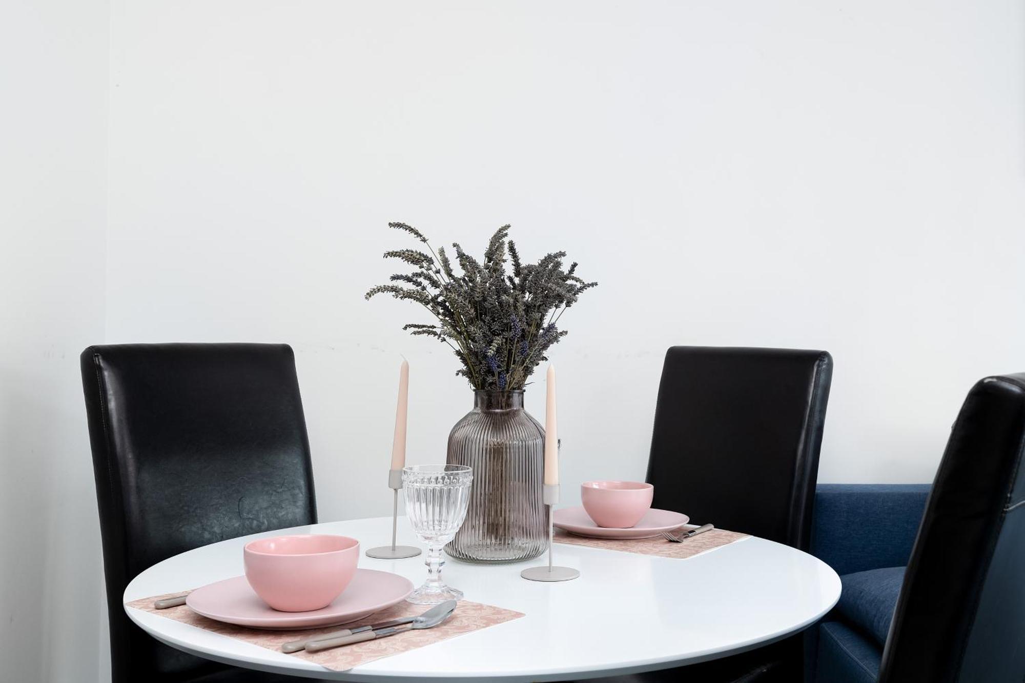 Tarsis In By Rent Like Apartment